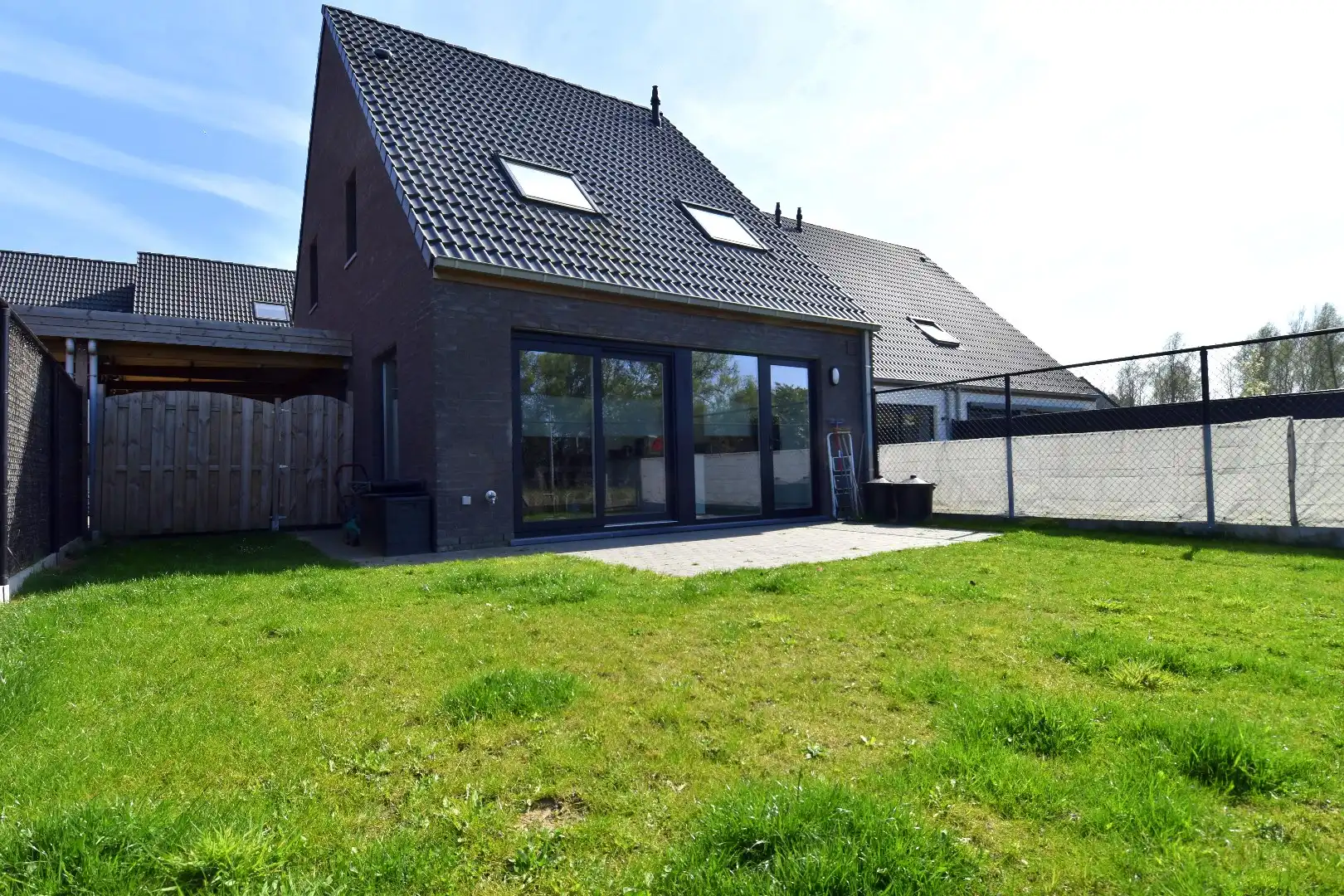 Nieuwbouwwoning met 3 slaapkamers en carport gelegen in een kindvriendelijke wijk te Heule foto 12