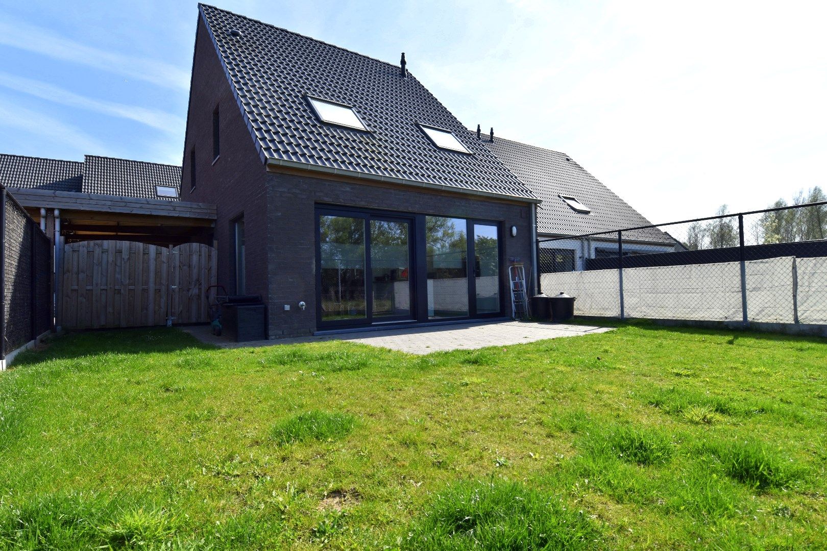 Nieuwbouwwoning met 3 slaapkamers en carport gelegen in een kindvriendelijke wijk te Heule foto 12