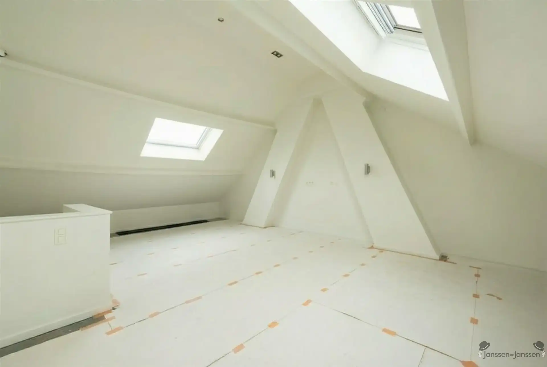 Gerenoveerde woning met 3 (mog. 4) slk centraal gelegen in Schoten foto 12