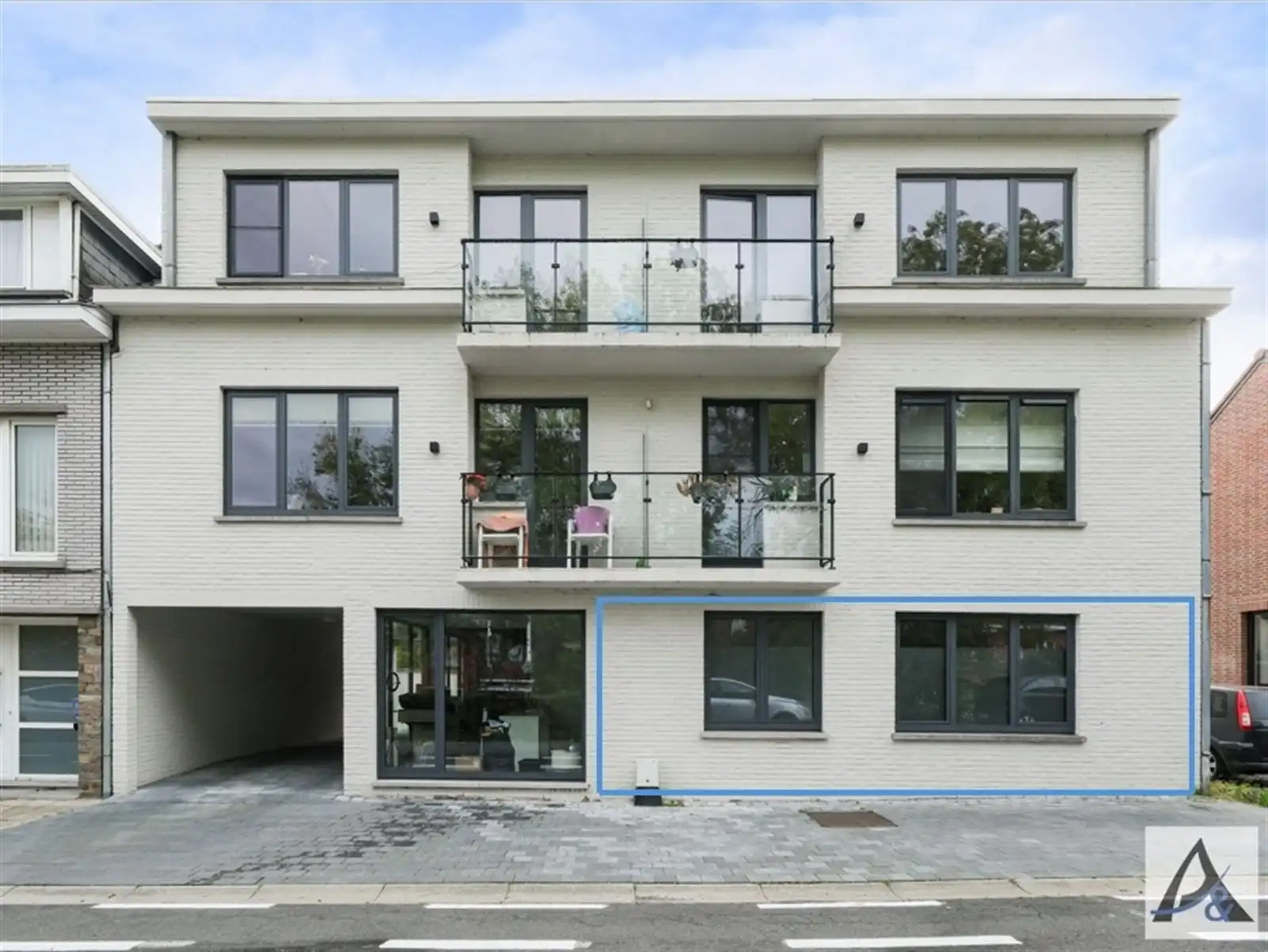 Instapklaar gelijkvloers appartement in hartje Bilzen met garage foto 2