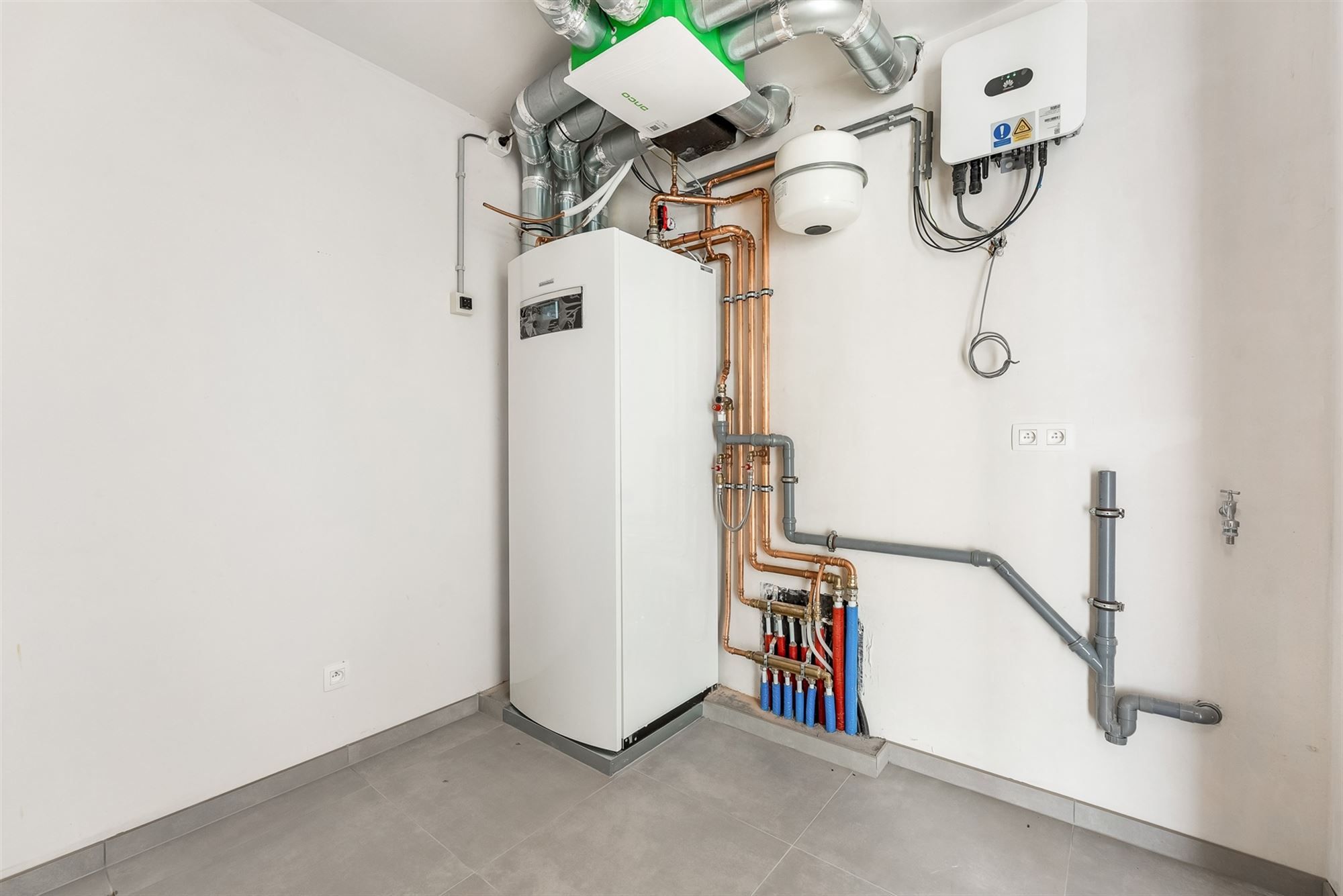 VOLLEDIG AFGEWERKTE NIEUWBOUWWONING IN DOODLOPENDE STRAAT foto 21