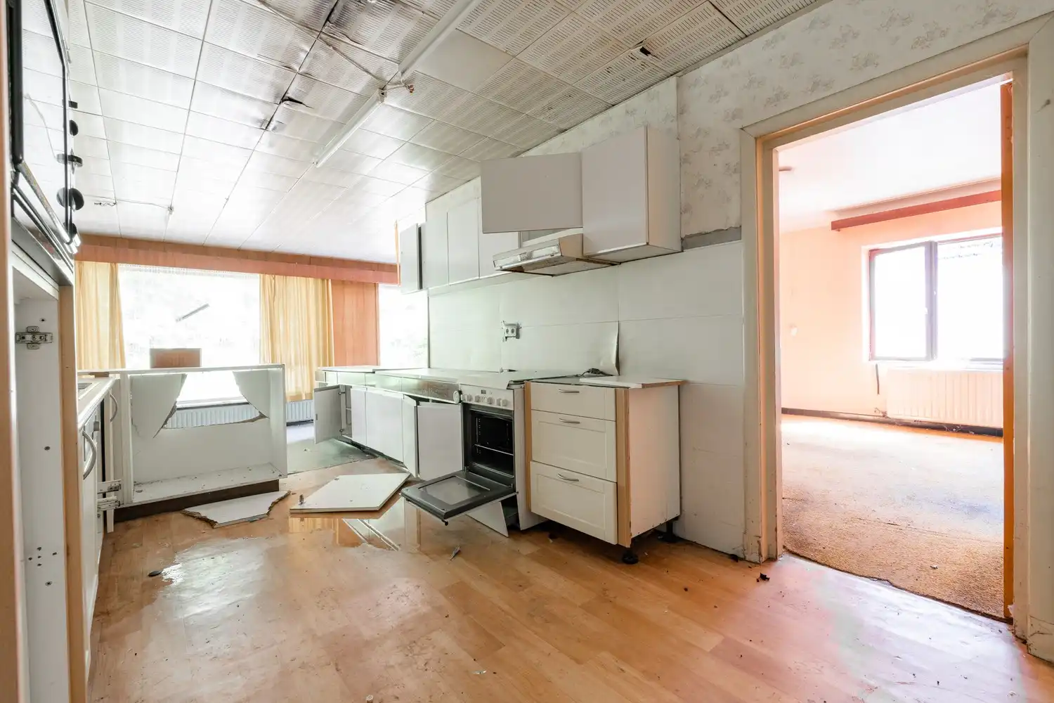 Ruime multifunctionele woning met een toonzaal en een schitterend perceel van 1108 m²! foto 16