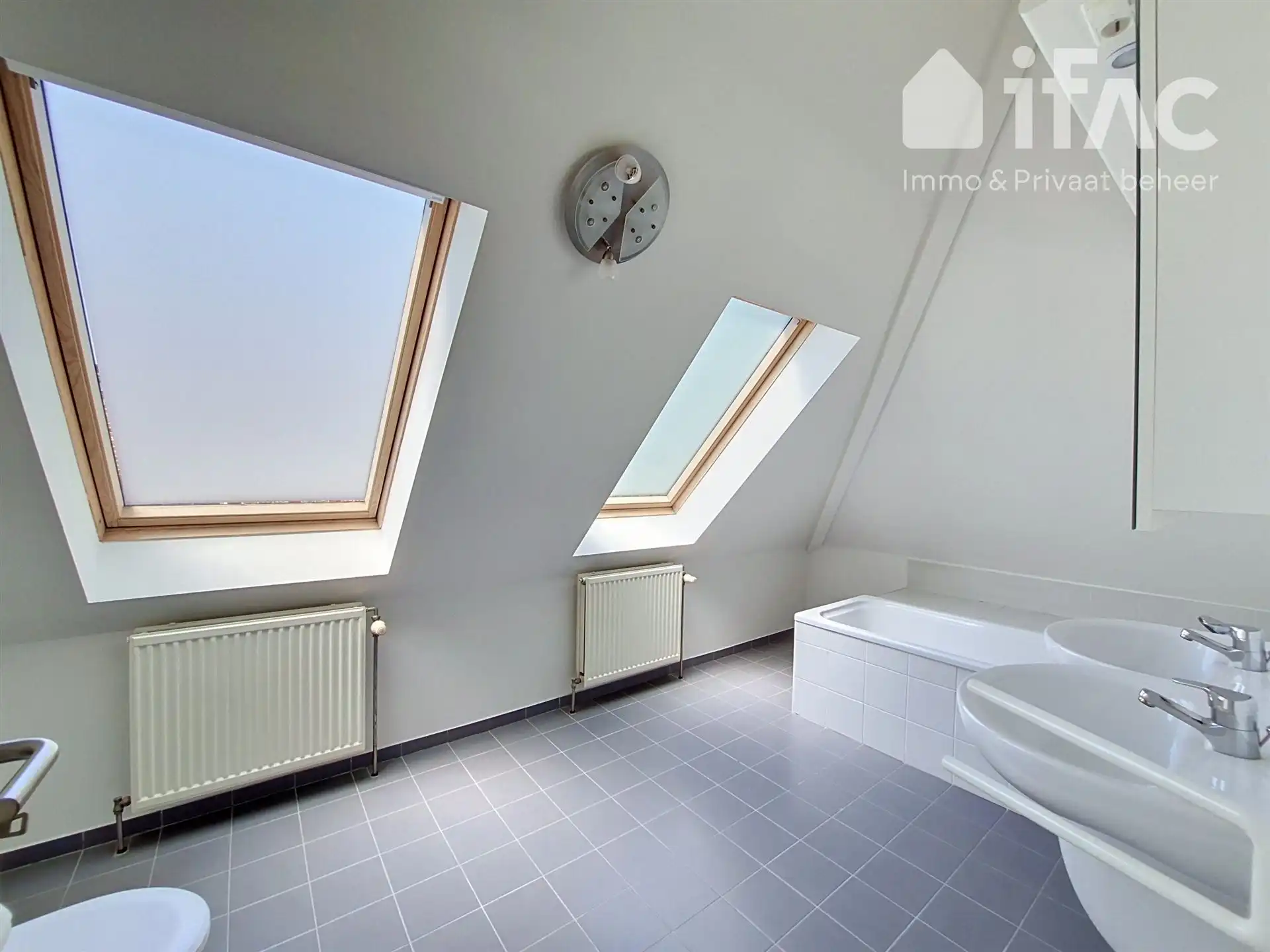 Ruime villa 6 slpks, 2 bureaus, 5 badkamers op +/-17are foto 32
