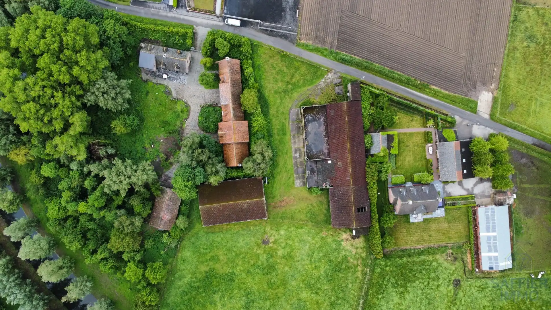 Loodsen te koop in agrarisch gebied foto 6