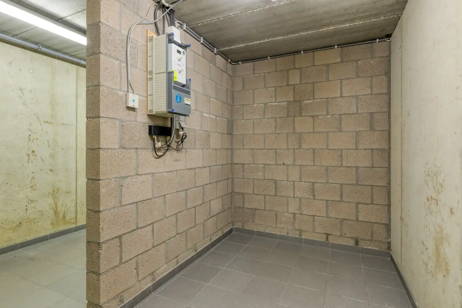 Instapklaar handelspand met ruime kelder en voldoende parking in het centrum van Geel ! foto 28