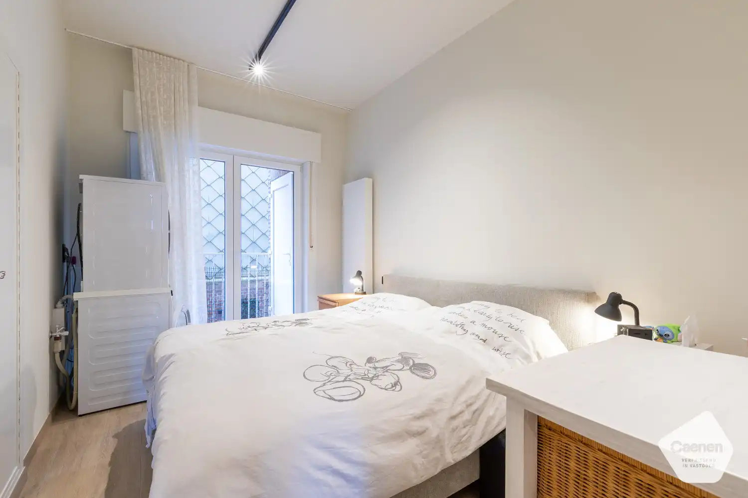 Prachtig gerenoveerd 2-slaapkamer appartement op de Zeedijk foto 6