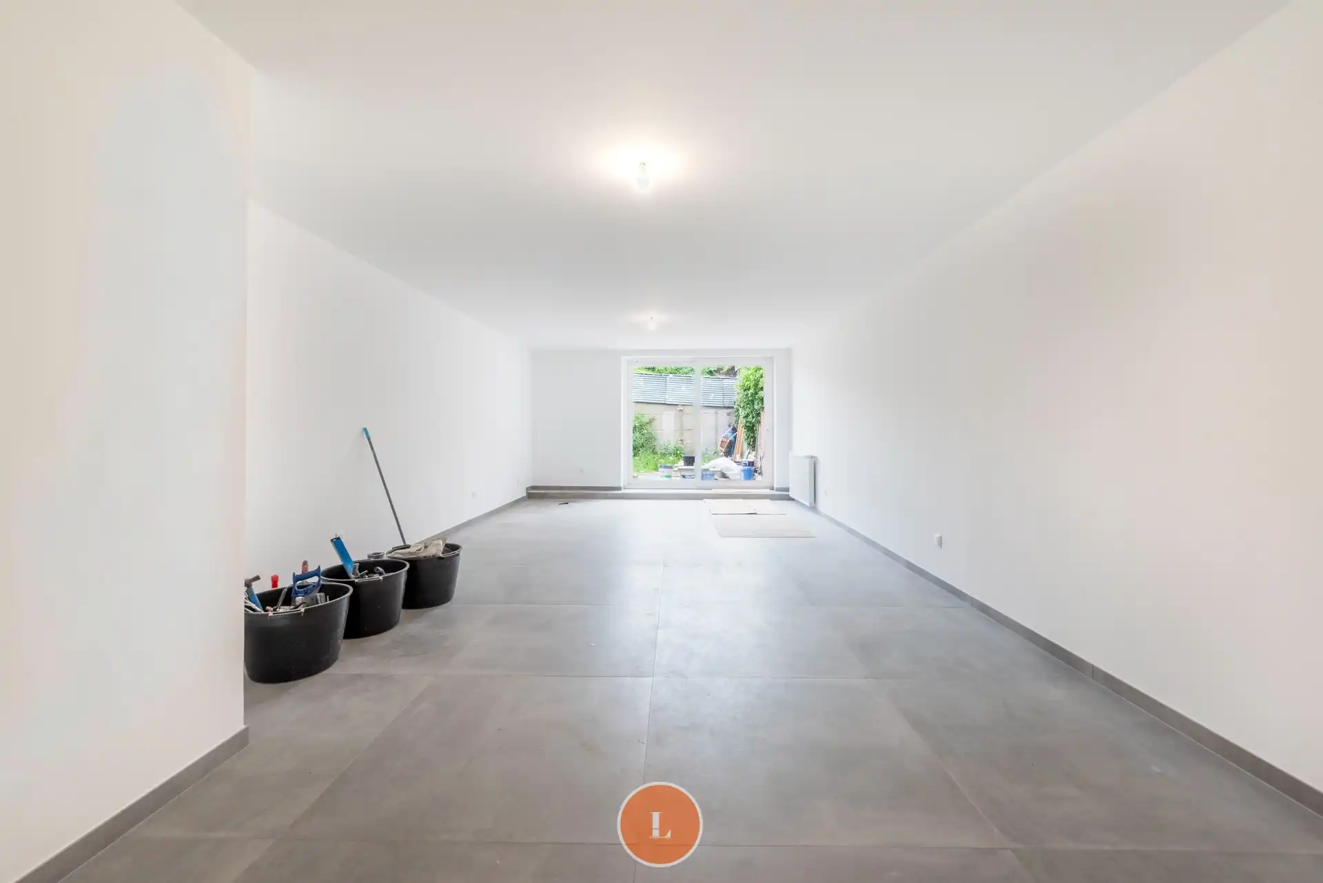 Instapklare, volledig gerenoveerde woning met 4 slaapkamers en 2 badkamers. foto 2
