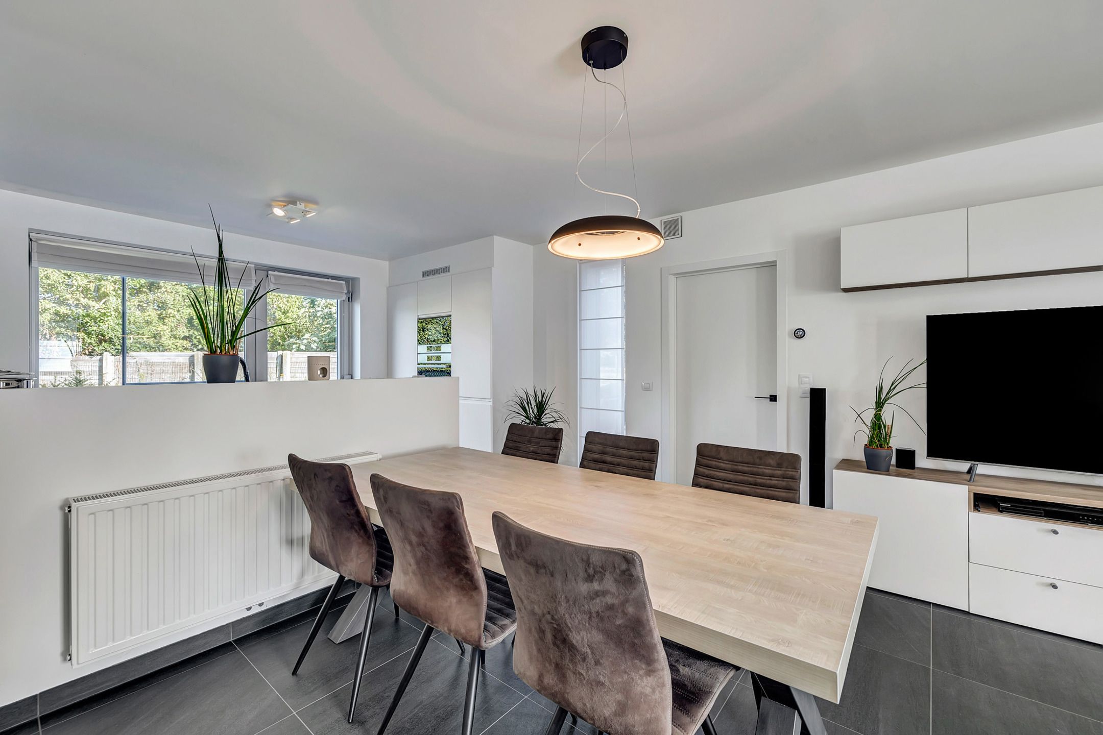 Recente woning op rustige locatie foto 6