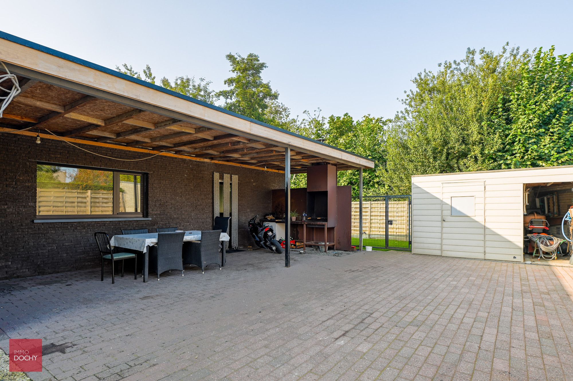 Recent vernieuwde gelijkvloerse villa te koop foto 6