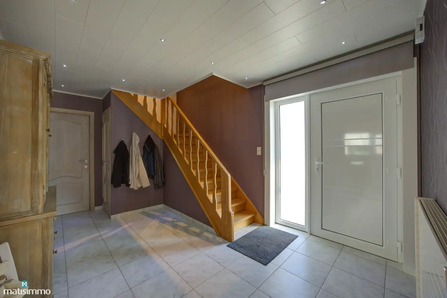 RUIME WONING MET 4 SLAAPKAMERS GELEGEN OP EEN RUSTIGE DOCH CENTRALE LOCATIE TE GENK foto 2