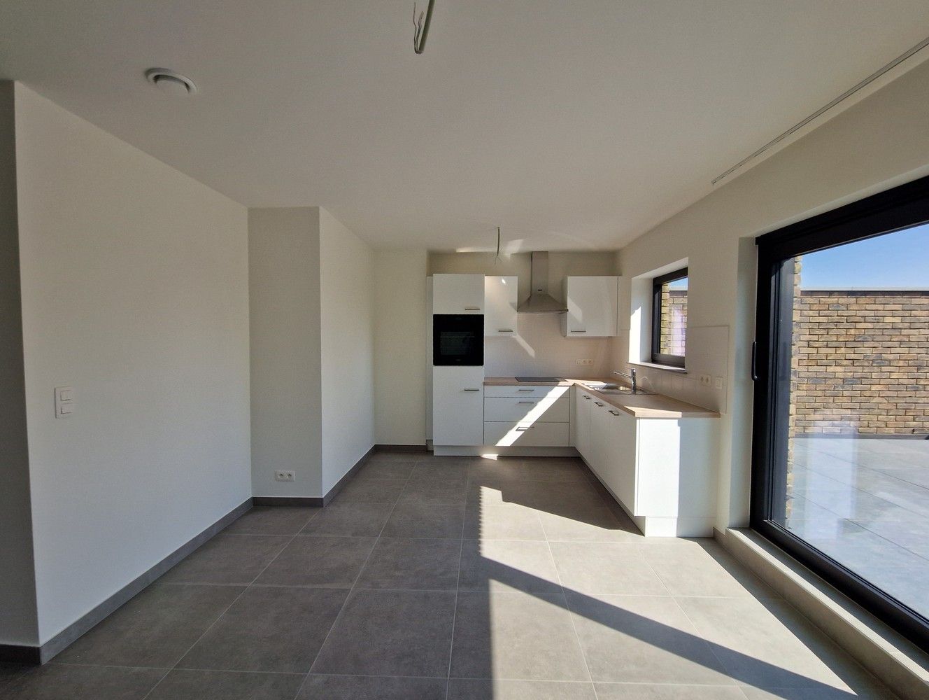 NIEUWBOUW DUPLEX APP in kleine res. - Ruime leefruimte + terras, 3X SLP + privatieve GARAGE + KELDER foto 2
