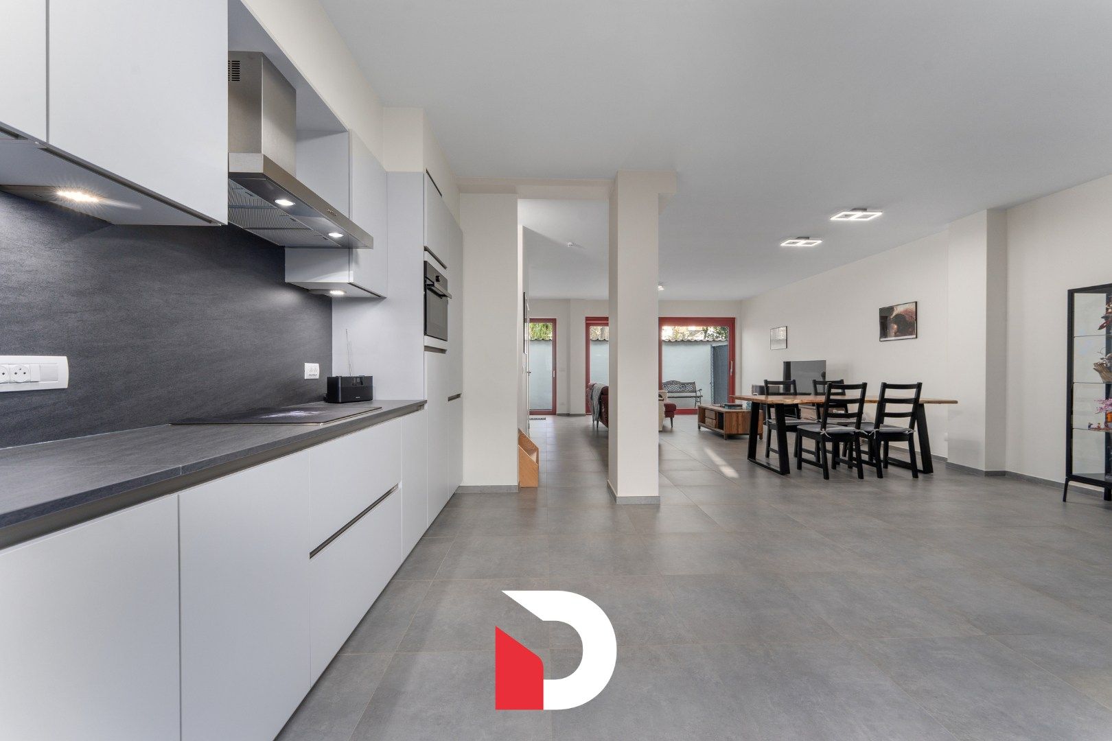 Schitterende stadswoning  in hartje Brugge gelegen op een afgesloten en verdoken binnenplaats. foto 6