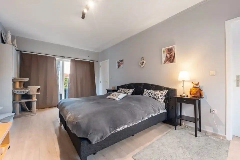 RUIME EN RUSTIG GELEGEN BUNGALOW MET 4 SLKS EN ZWEMBAD OP EEN PRACHTIG PERCEEL VAN 764M² foto 24