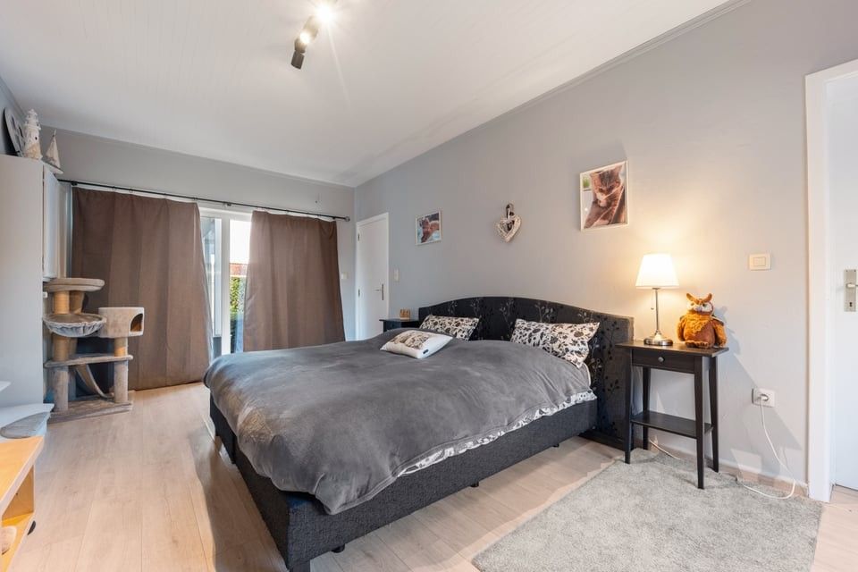 RUIME EN RUSTIG GELEGEN BUNGALOW MET 4 SLKS EN ZWEMBAD OP EEN PRACHTIG PERCEEL VAN 764M² foto 24