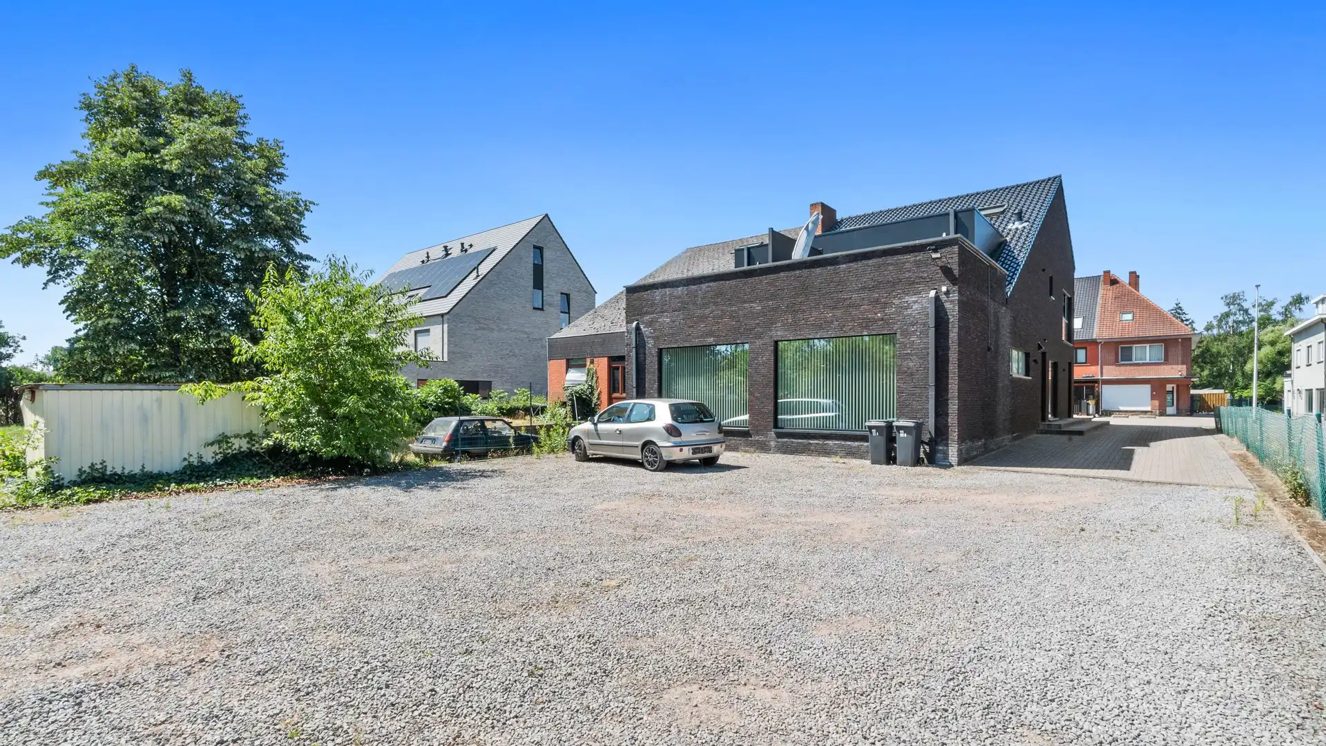 RECENTE, GELIJKVLOERSE KANTOOR-/PRAKTIJKRUIMTE MET GOEDE ZICHTLOCATIE foto 3