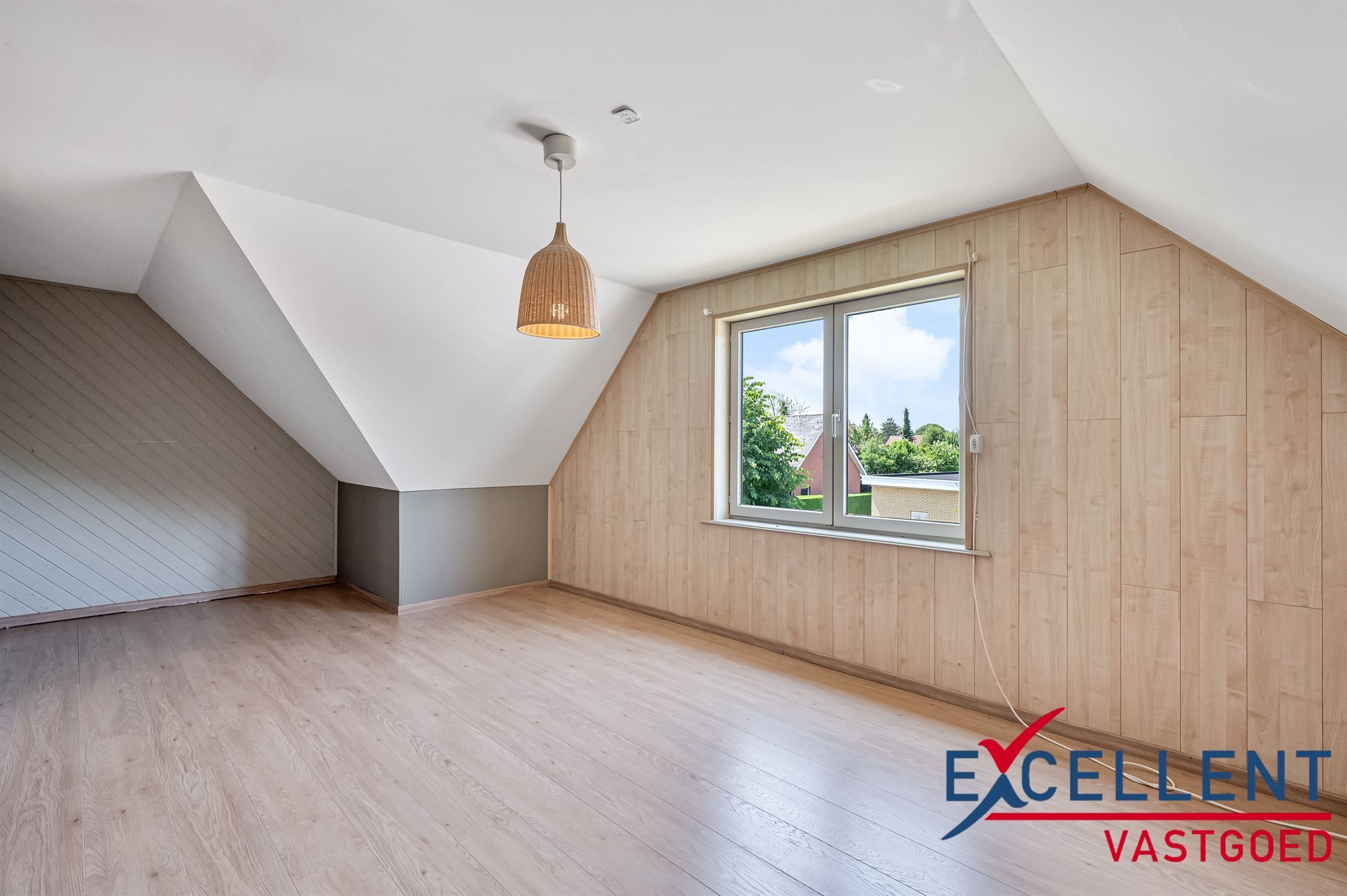 Ruime woning met veel potentieel op rustige locatie in Nevele te koop foto 13