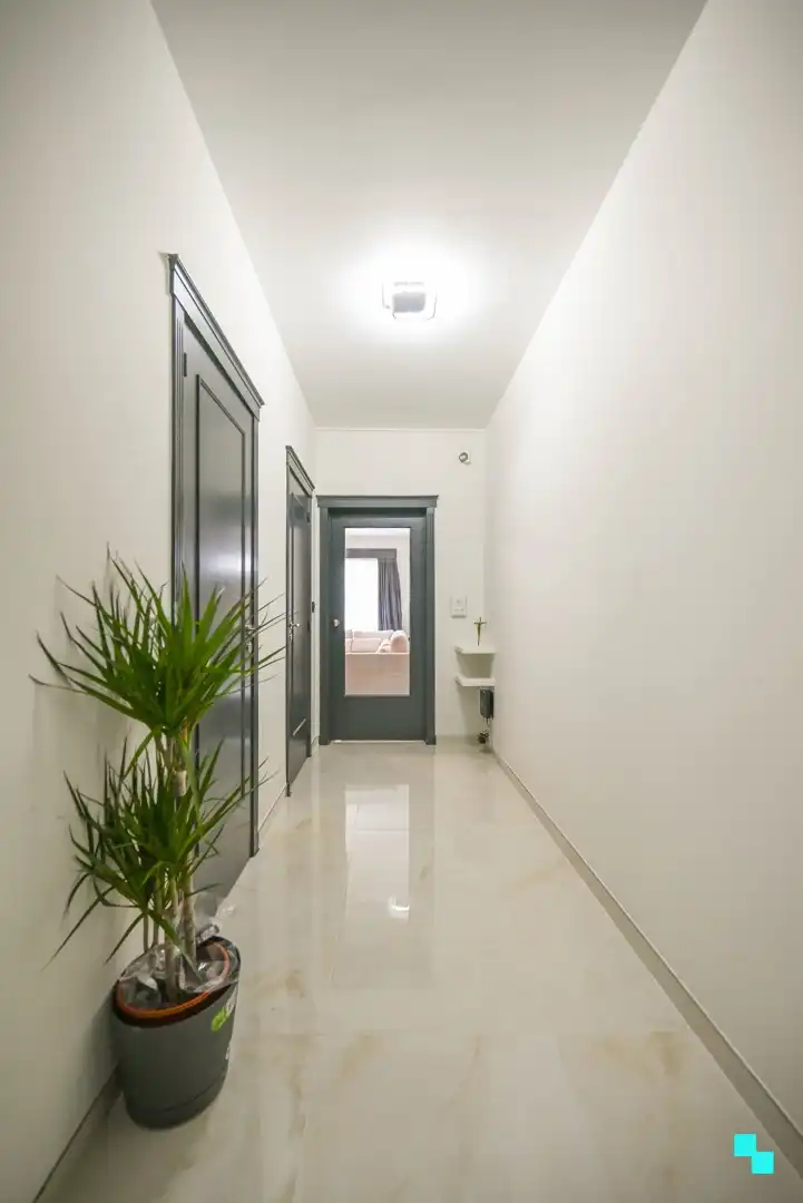 Gerenoveerd appartement in Deerlijk met garage foto 13