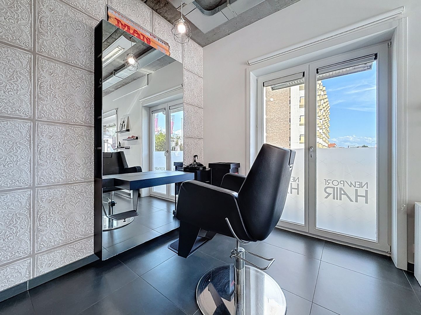 Centraal gelegen handelspand te Nieuwpoort-Bad foto 5