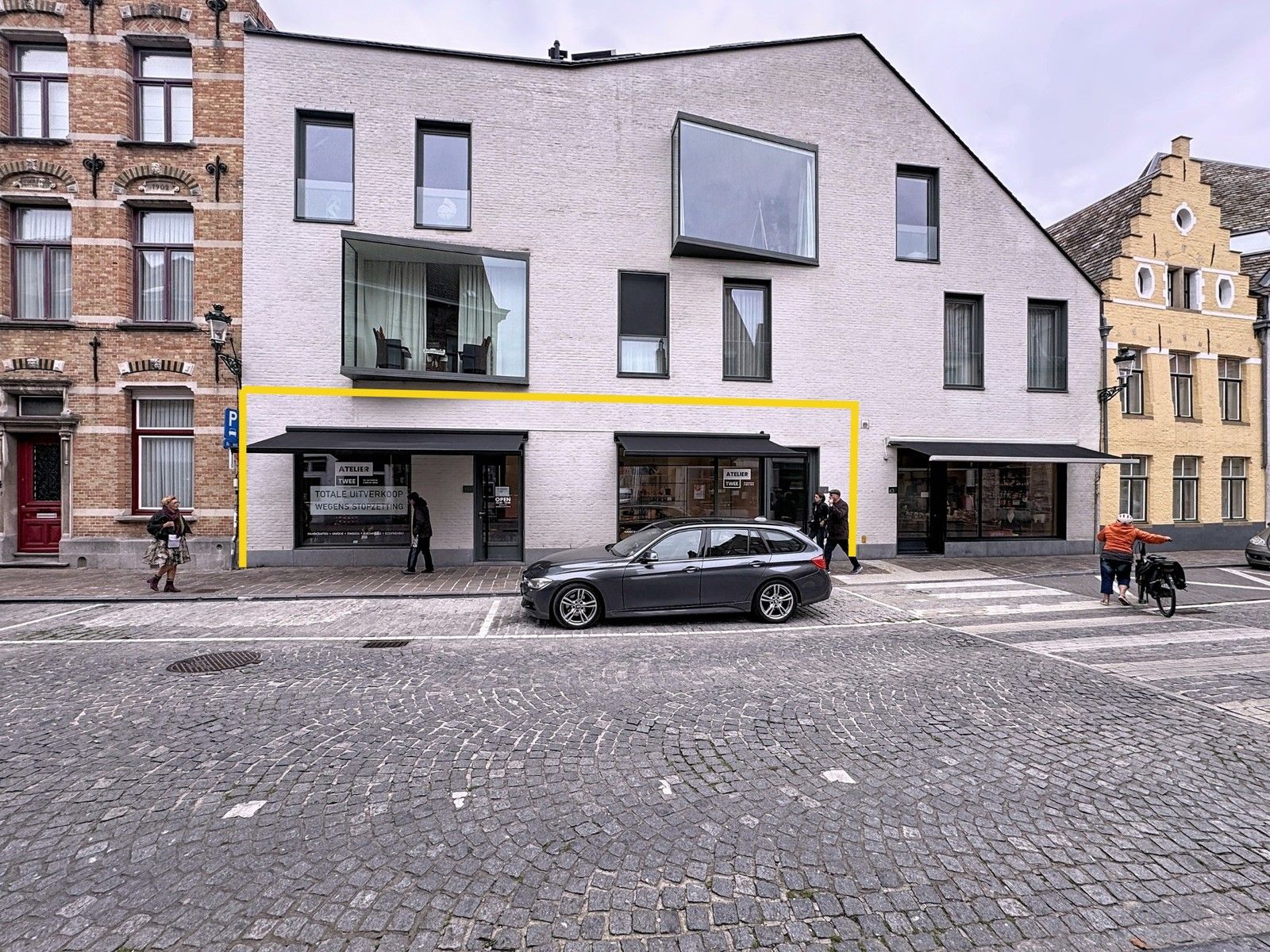 Instapklare & lichtrijke HANDELSRUIMTE (bj 2012) met voorgevelbreedte van 10m in het historisch centrum van Brugge. Grote visibiliteit!!! foto 7