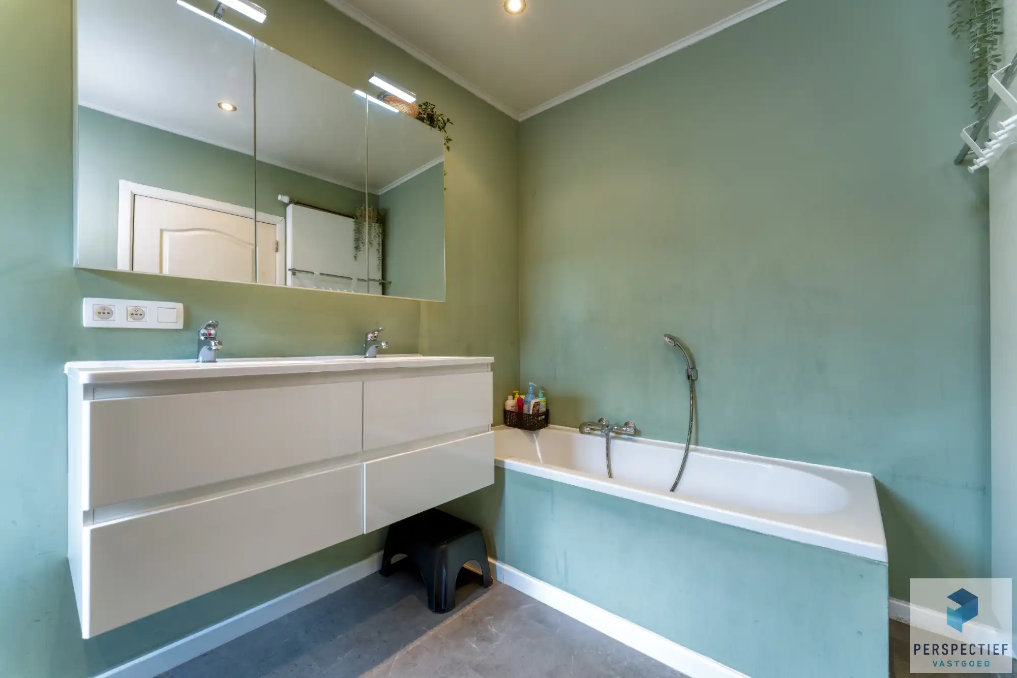 Centraal gelegen mooi gerenoveerde woning aan de Eeklose Vaart foto 22