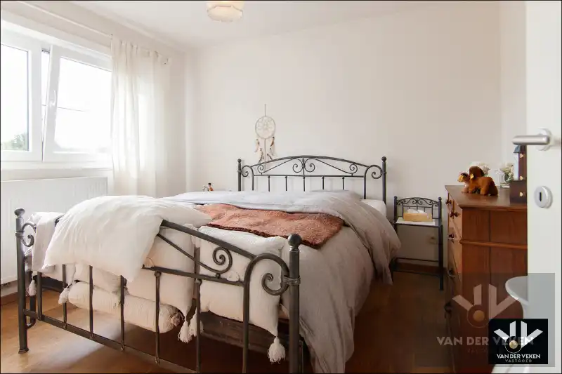 Rustig gelegen, goed onderhouden, instapklare en energiezuinige woning met veel licht en ruimte foto 11