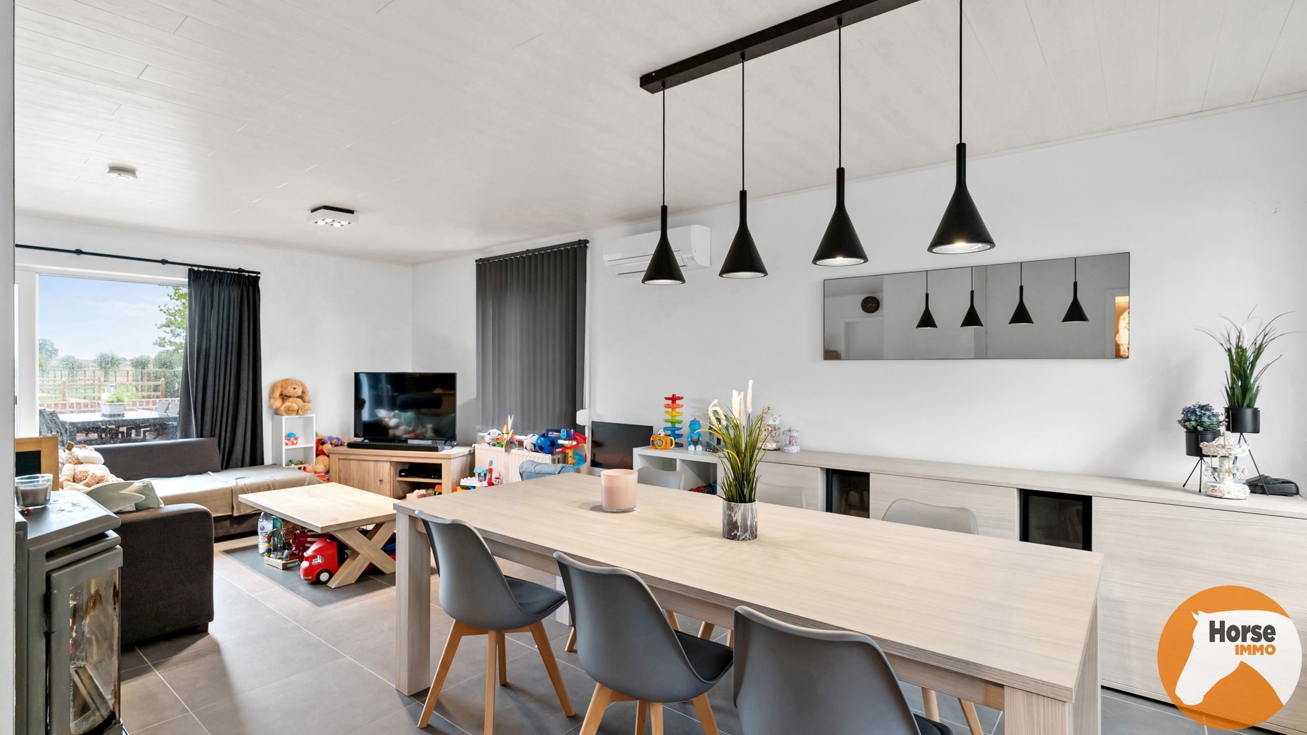 BILZEN-HOESELT - Gerenoveerde woning met paardenstal foto 6