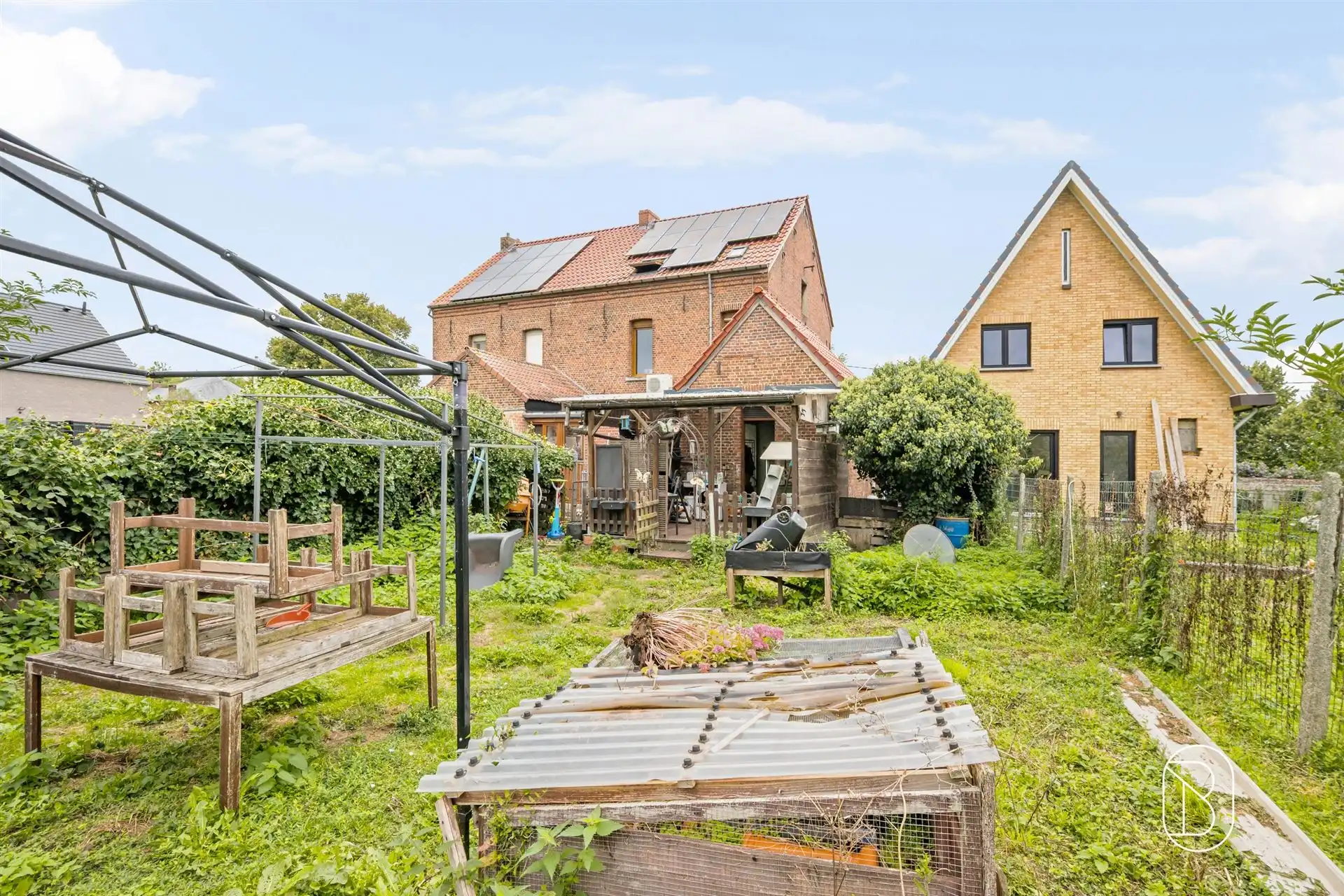 Huis met 5 slk en een tuin, op een ideale locatie! foto 2