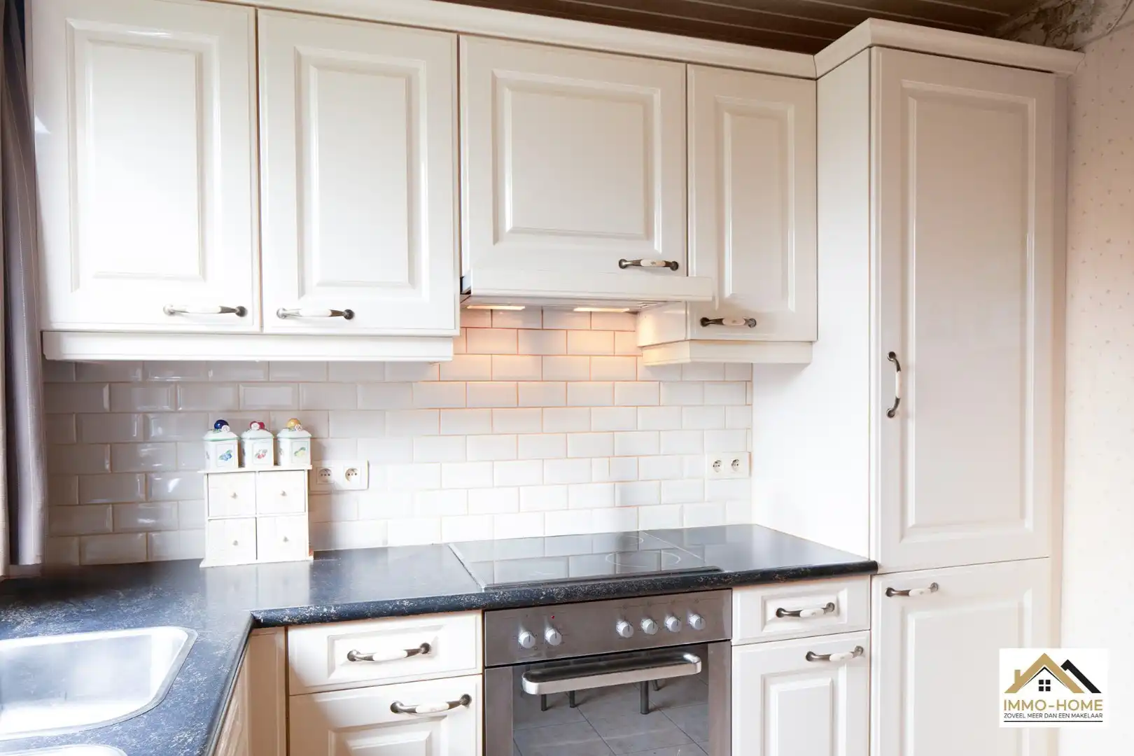 Charmante bungalow op topligging in woonwijk  foto 7