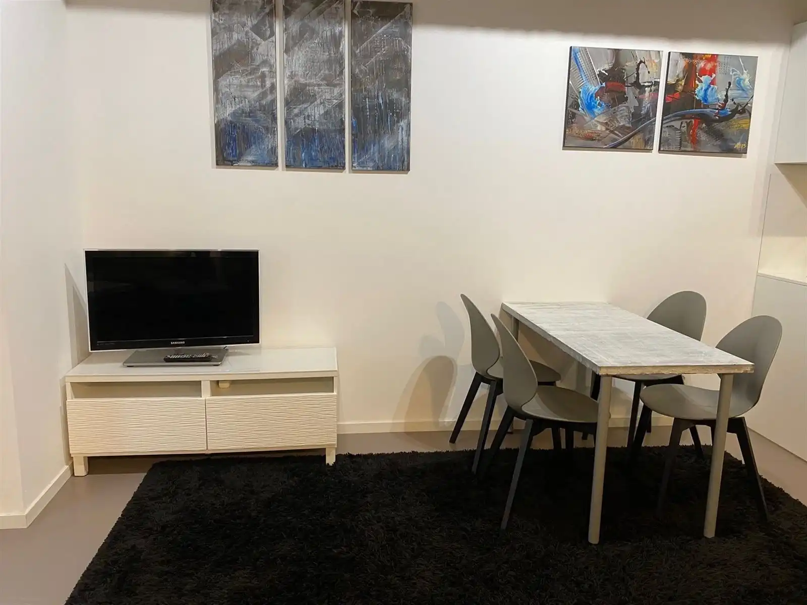Studio met terras in recent gebouw. foto 4