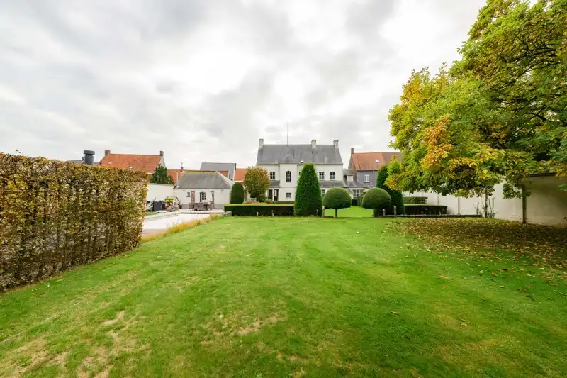 🏡 Unieke herenwoning te huur in het hart van Aarsele! foto 41