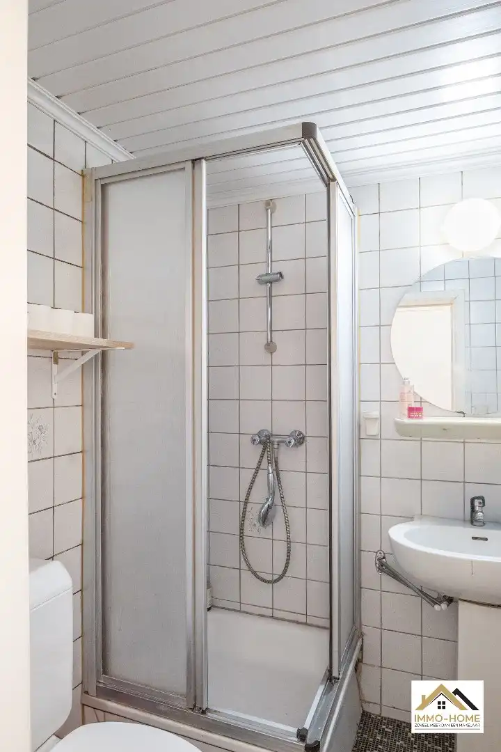 Opbrengsteigerndom met vijf appartementen foto 24