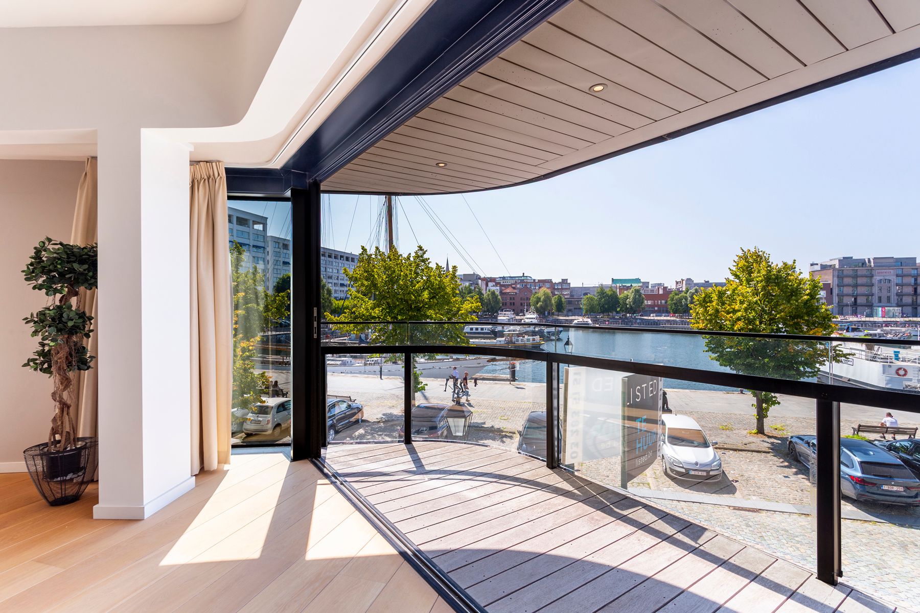 Bemeubeld 3-slaapkamer appartement op het Eilandje foto 10