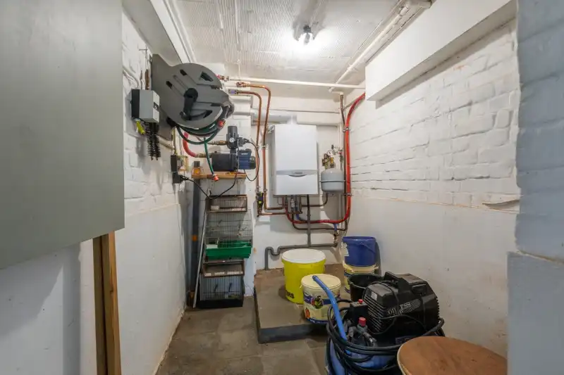 Verzorgde halfopen woning met 3 slaapkamers, tuin en ruime garage op een totale grondoppervlakte van 393m². foto 12