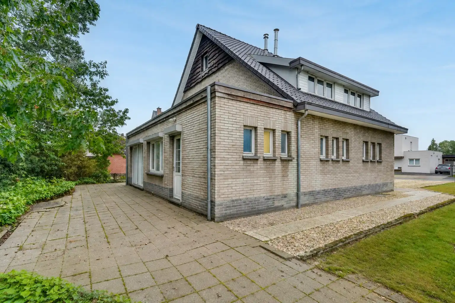 DEGELIJKE WONING BOORDEVOL POTENTIEEL IN DOODLOPENDE STRAAT foto 23