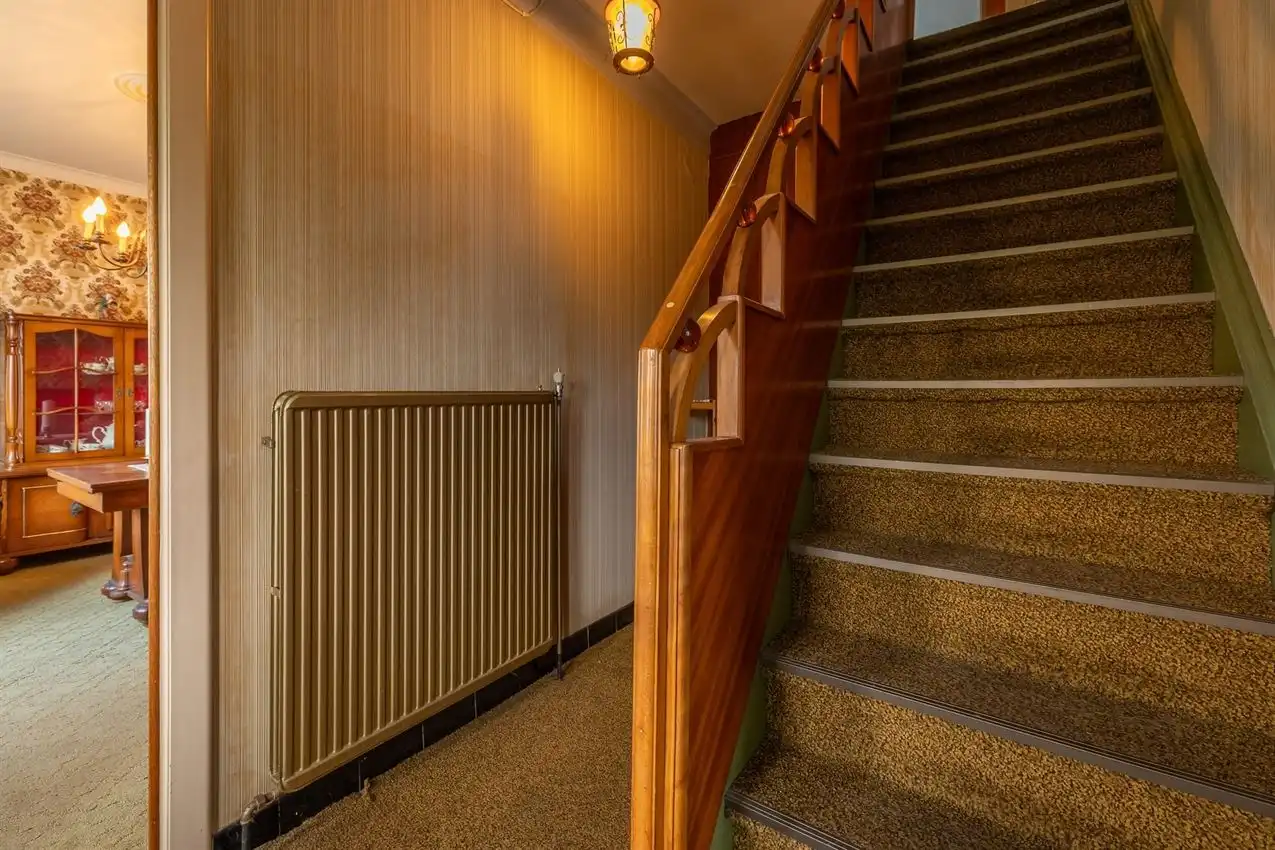 Te renoveren woning met ruimte, rust en potentieel foto 13