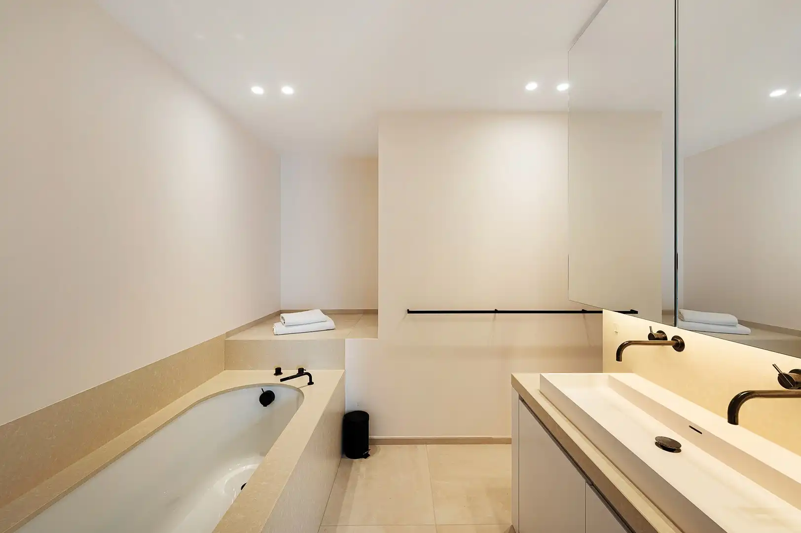 Luxueus appartement met frontaal zicht op het Zegemeer. foto 26