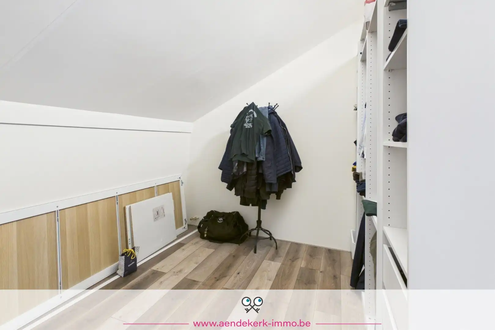 Ruime gezinswoning met 6 slaapkamers en tuin met zwembad in Kessenich foto 23