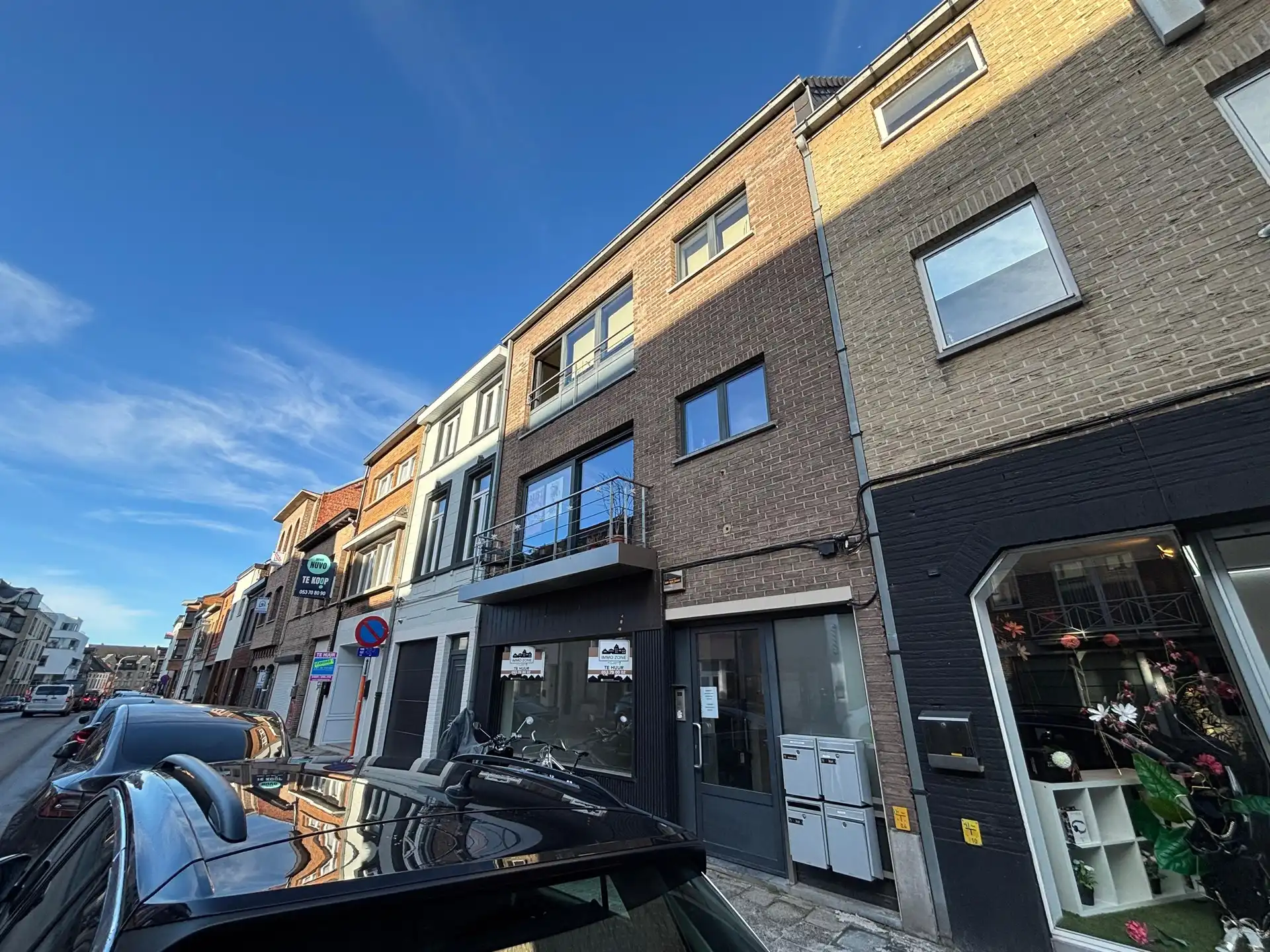 Ruim appartement met twee slaapkamers in centrum Aalst foto {{pictureIndex}}