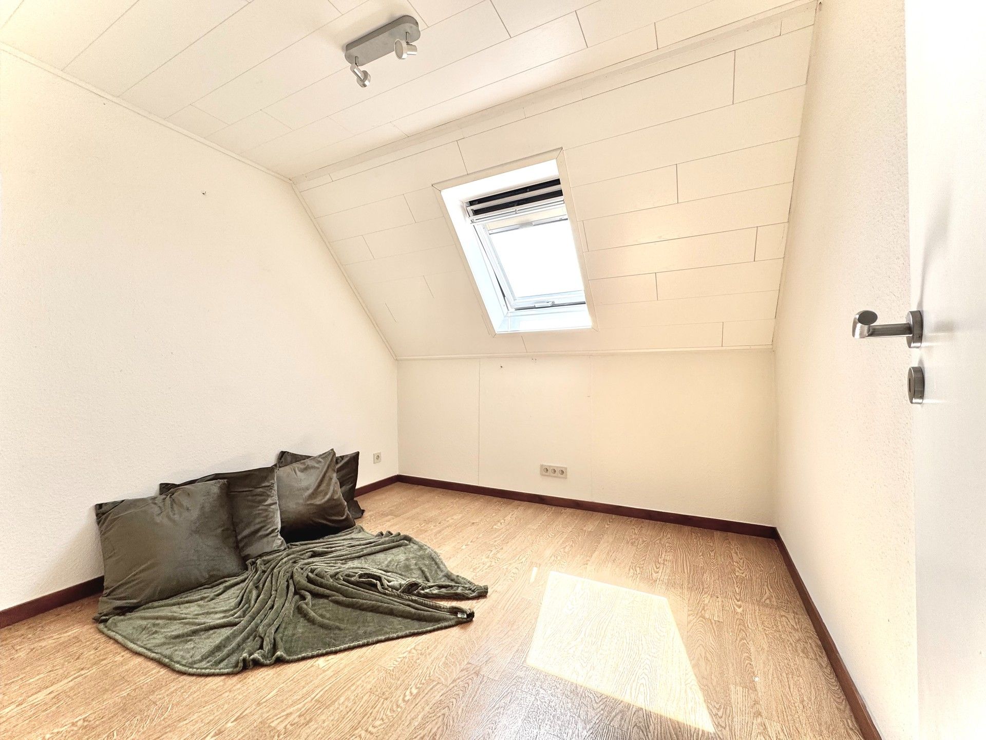 Ruime alleenstaande woning op de Waterhoek foto 20
