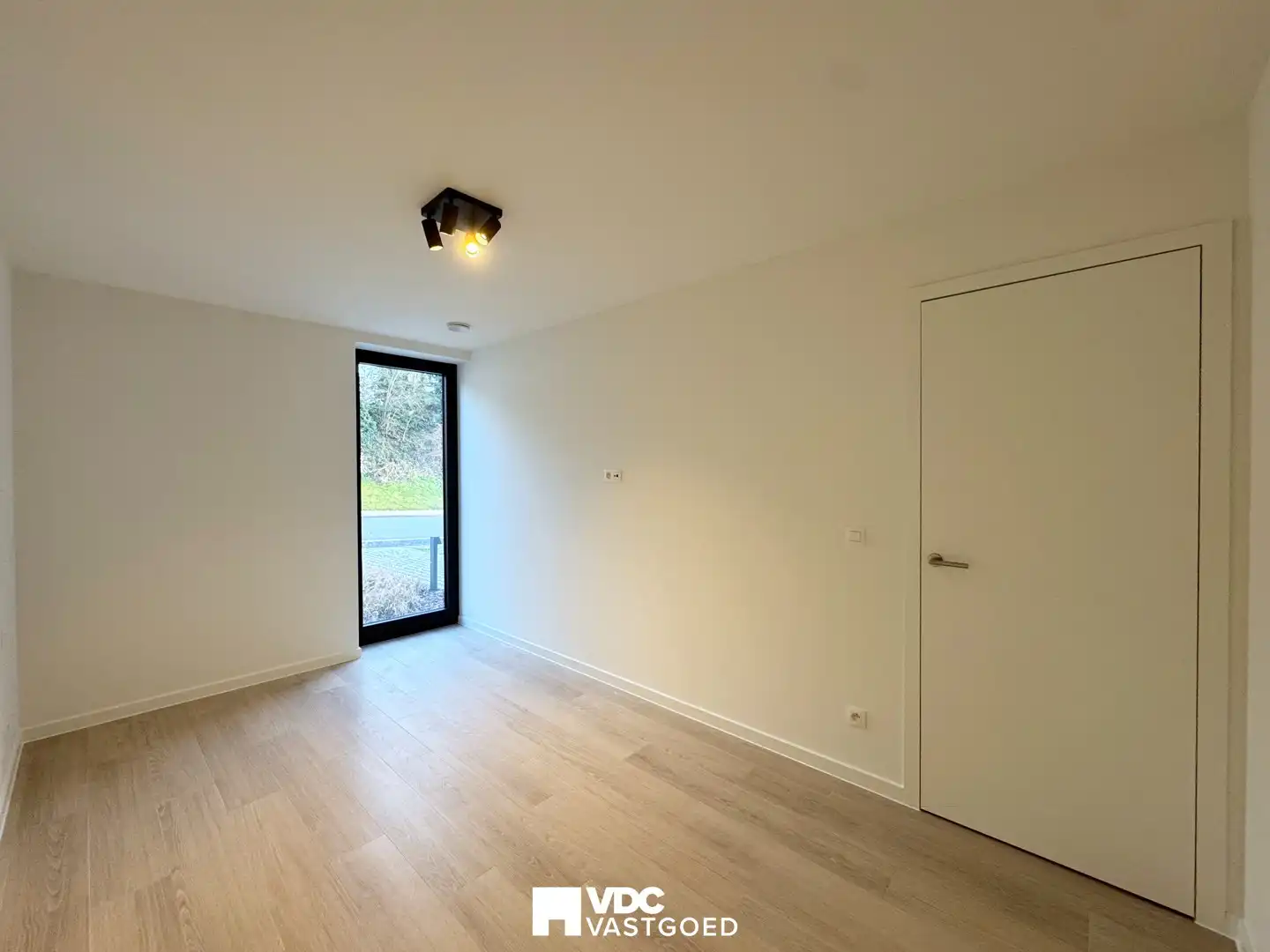 Energiezuinig nieuwbouwappartement met 2 slaapkamers, ruim terras en garage nabij centrum Tongeren foto 10