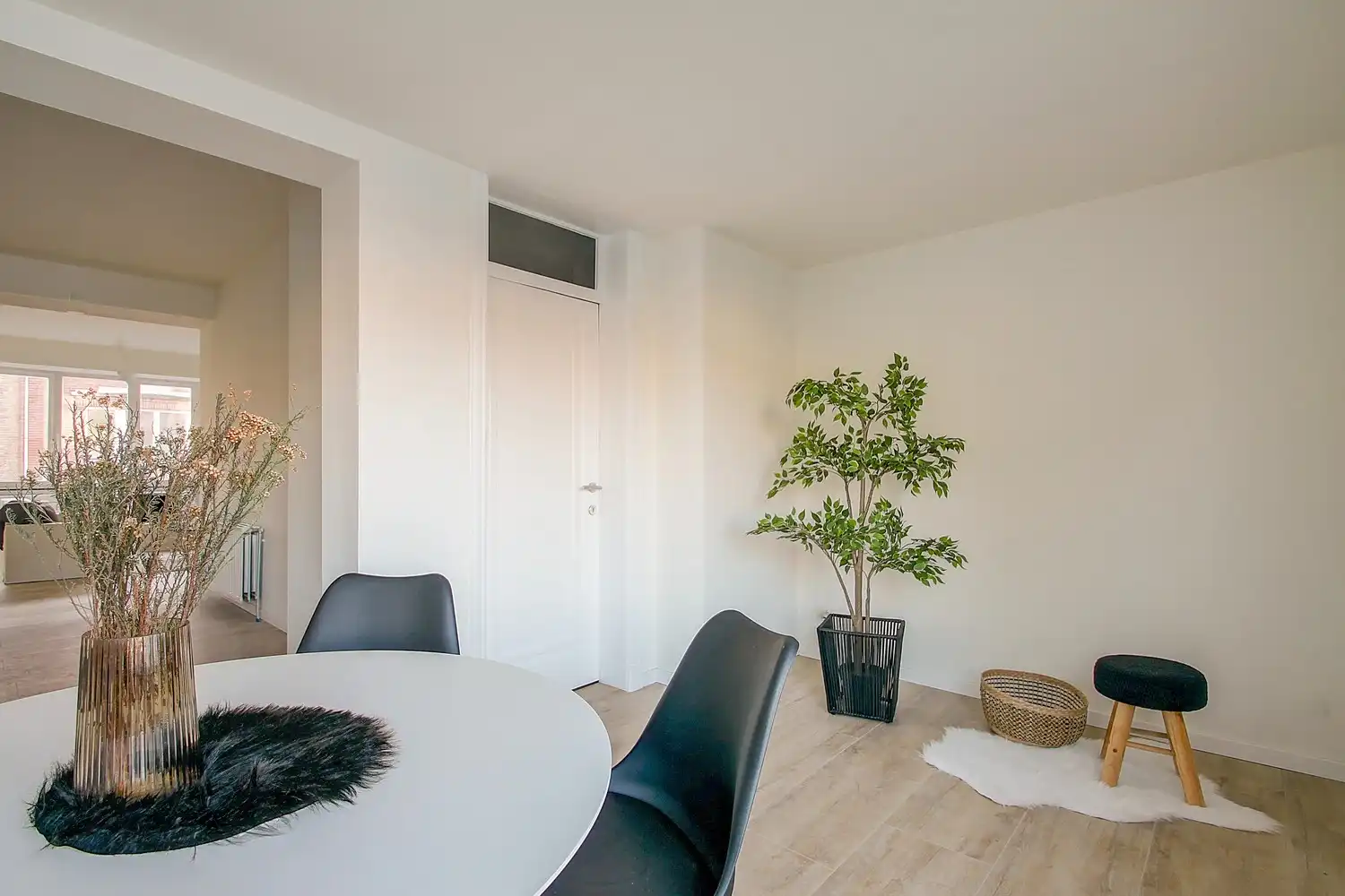 Uniek multifunctioneel gebouw met polyvalente ruimte (±300 m²) en gerenoveerde triplexwoning met terras. foto 11