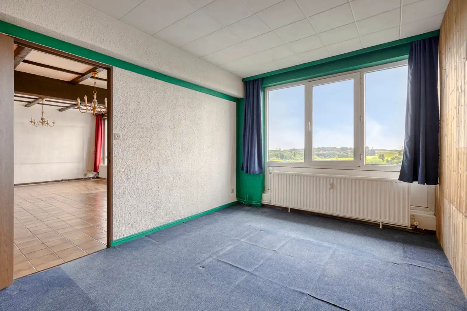 Op te frissen 2-slaapkamerappartement met prachtig uitzicht foto 10