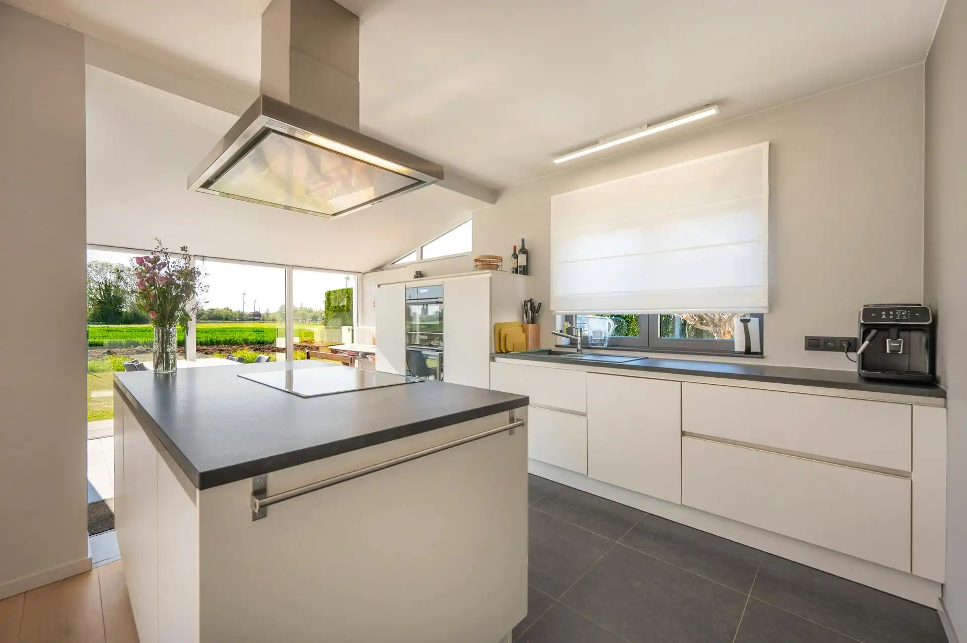 Huis met 4 slaapkamers en open zicht op groen vlakbij Brugge foto 8