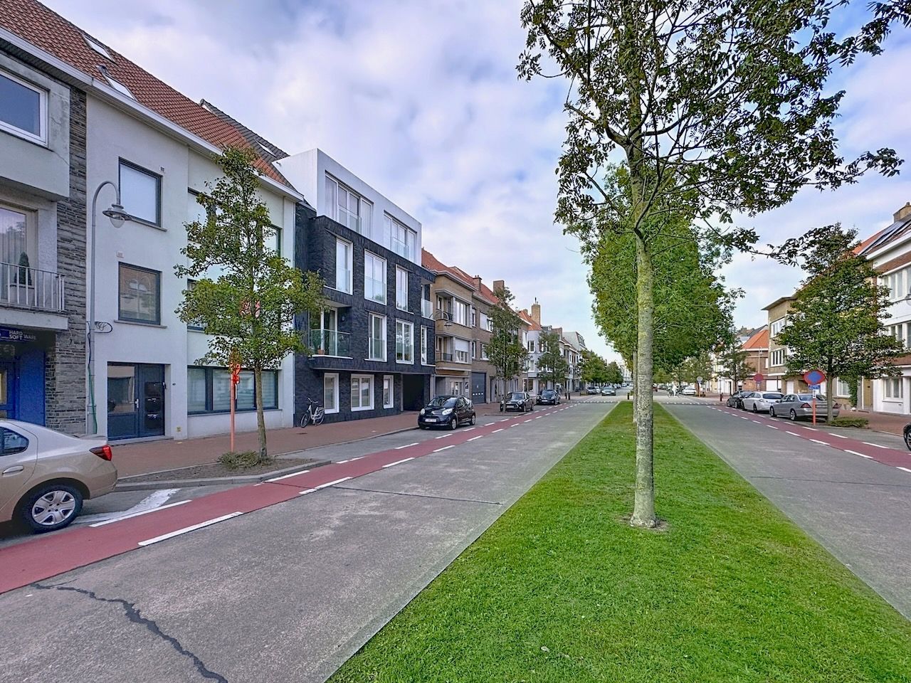 Lichtrijk één slaapkamer appartement met uitzonderlijk ruim west gericht terras. foto 28