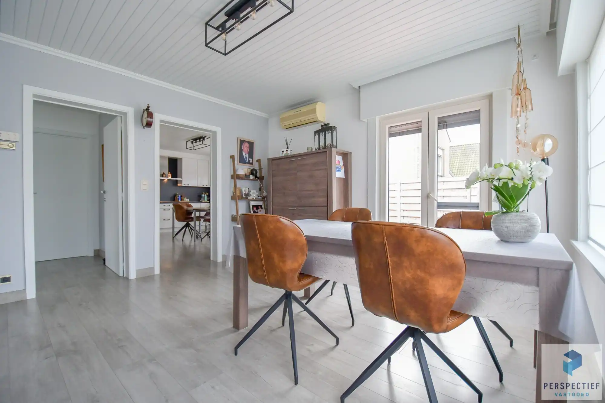 UITSTEKEND GELEGEN GELIJKVLOERSE WONING met 4 slaapkamers en tuin foto 7