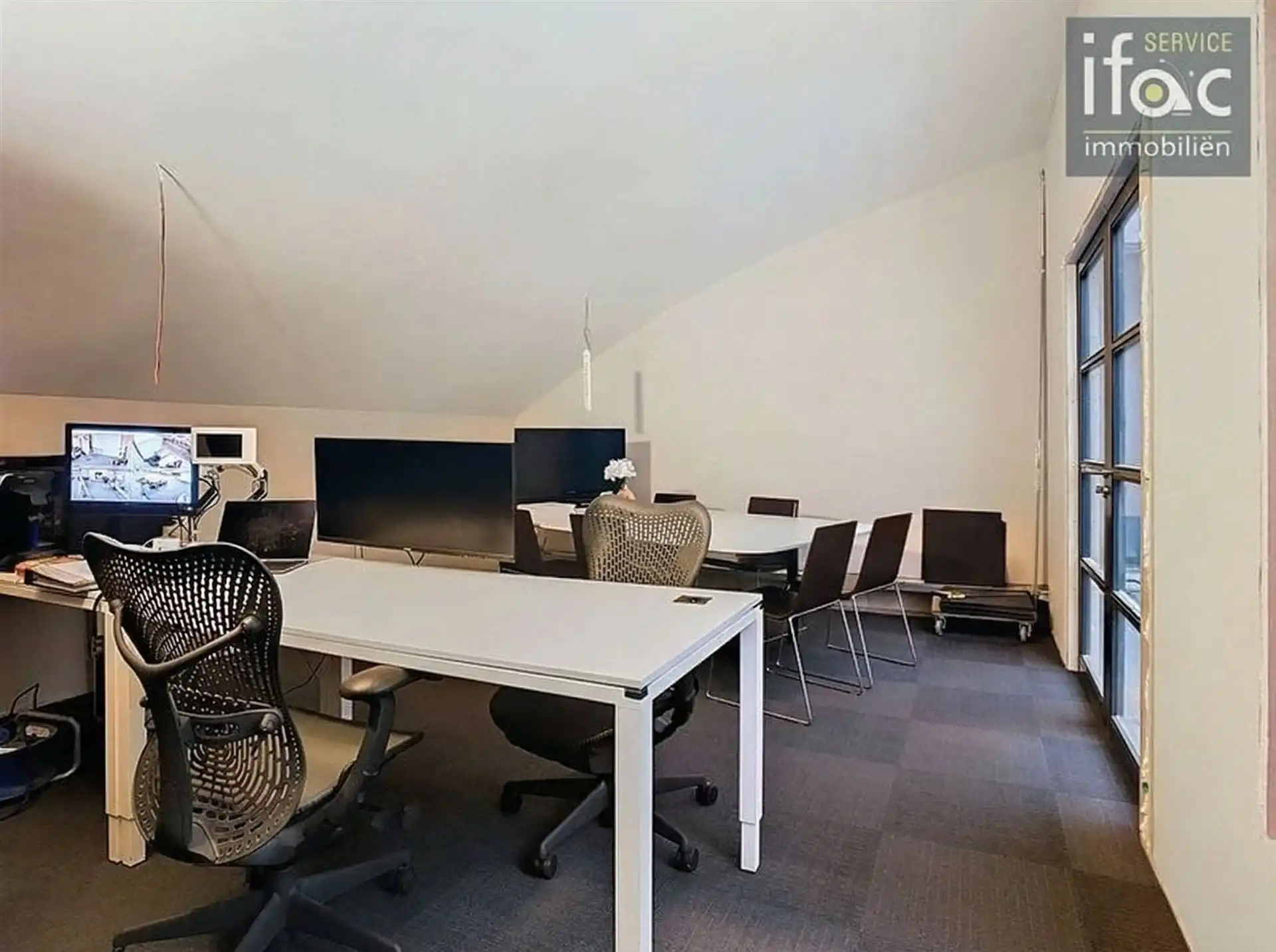 Ruime loods met kantoor, keuken en sanitair foto 19