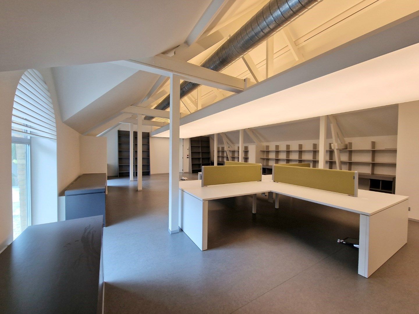 Uniek karaktervol eigendom te centrum Ieper foto 25
