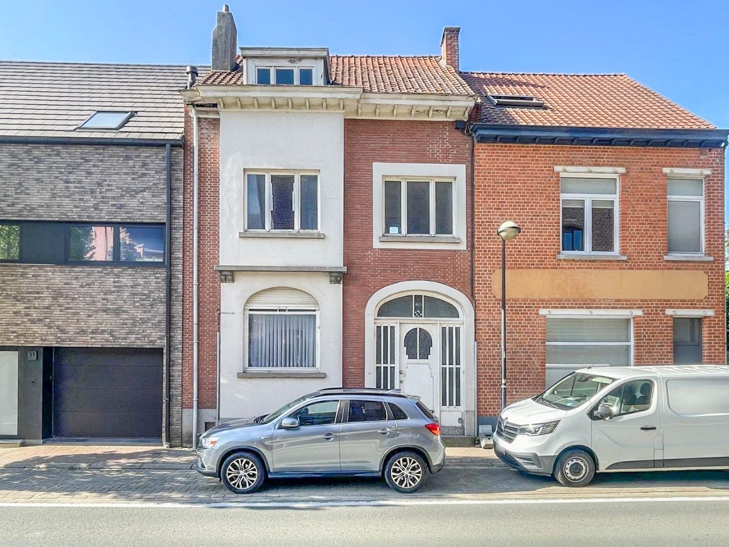 Hoofdfoto van de publicatie: VOLLEDIG TE RENOVEREN KARAKTERWONING !