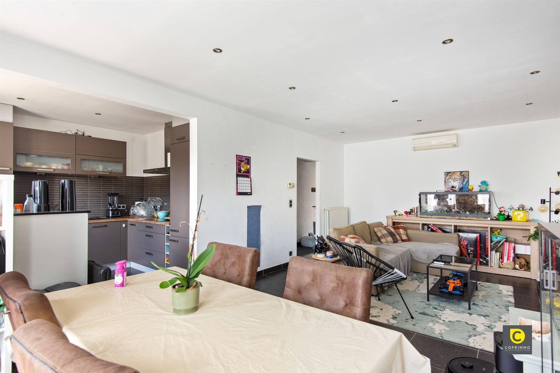 Ruim 2 slaapkamer app + autostaanplaats! foto 3