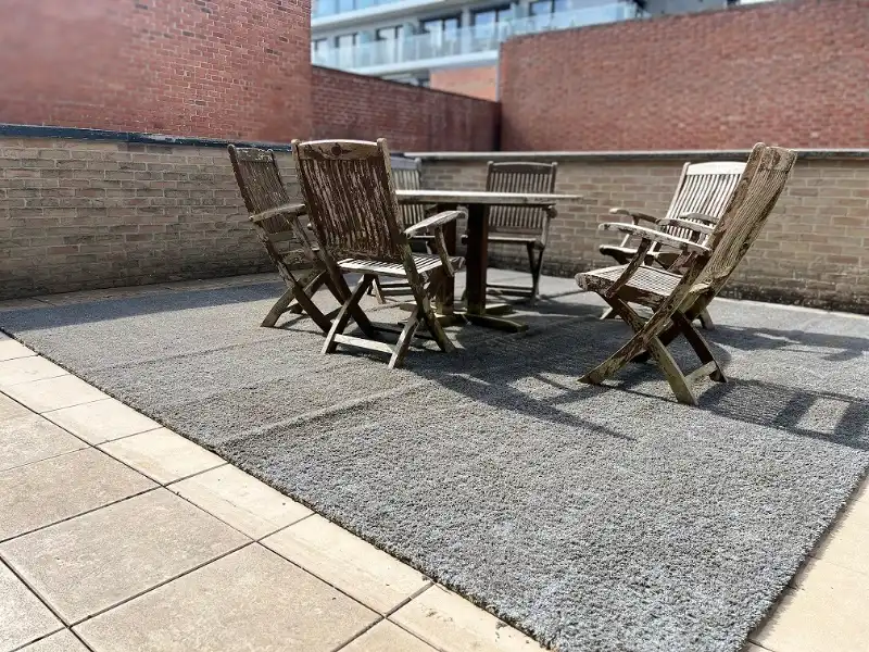 Rustig gelegen appartement met groot terras en open zicht foto 3